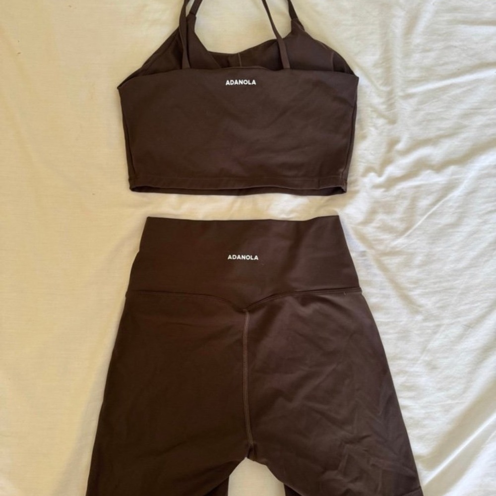 Adanola brown set